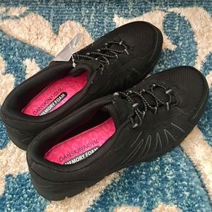 Danskin Black Sneaker 👟